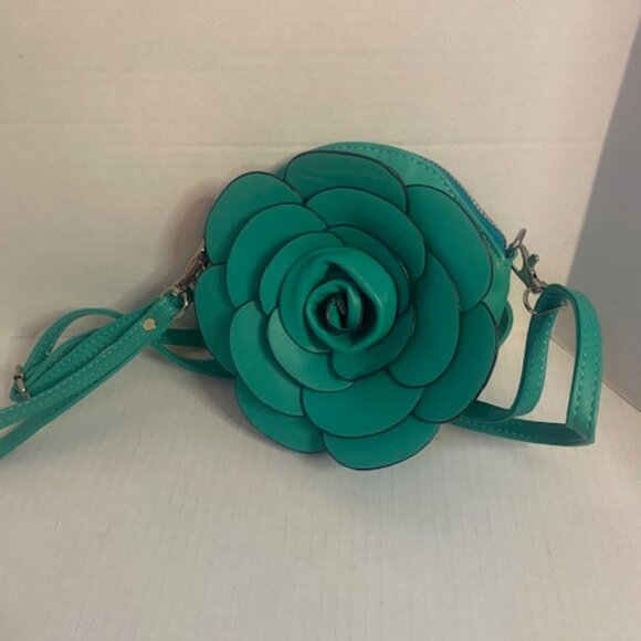 Flower Shaped Statement Piece crossbody bag/Purse in Teal - Picture 1 of 6